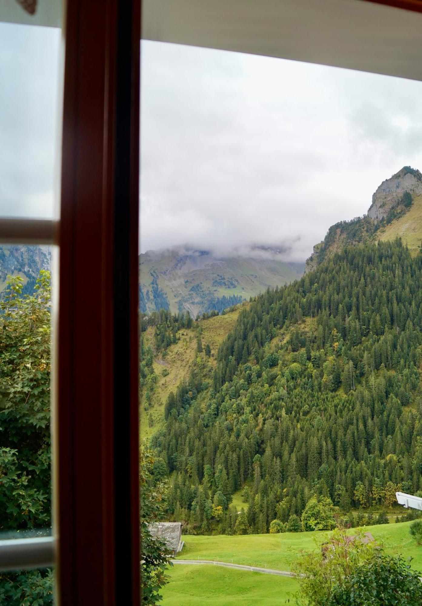 Berggasthaus Gitschenen Hotel Isenthal Bagian luar foto